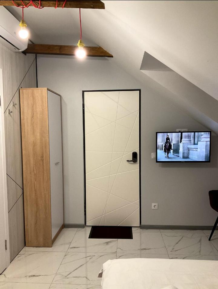 Pure Apartments Vip 5 利沃夫 外观 照片